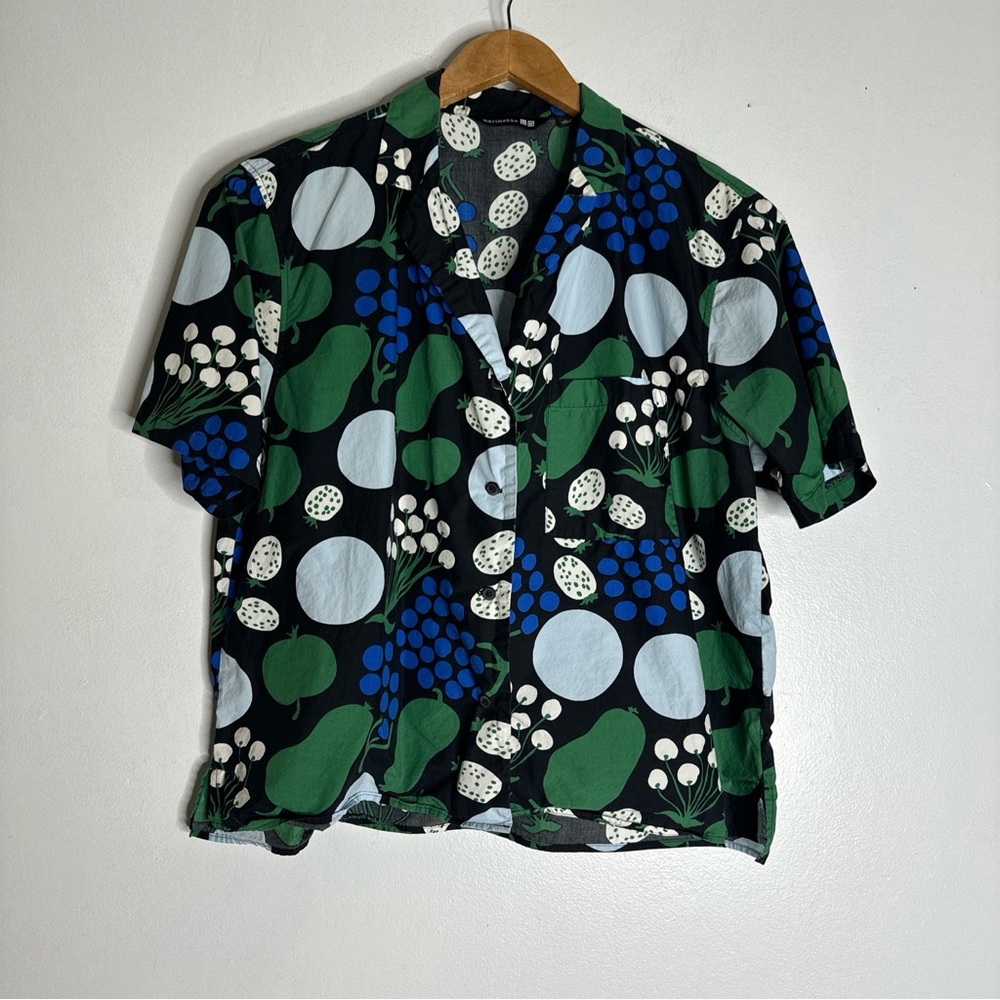 Marimekko x Uniqlo women’s fruit blouse M